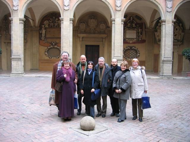 Fotografia 8: Rossana Morriello con i membri dello standing committee IFLA = Picture 8: Rossana Morriello with members of the IFLA standing committee
